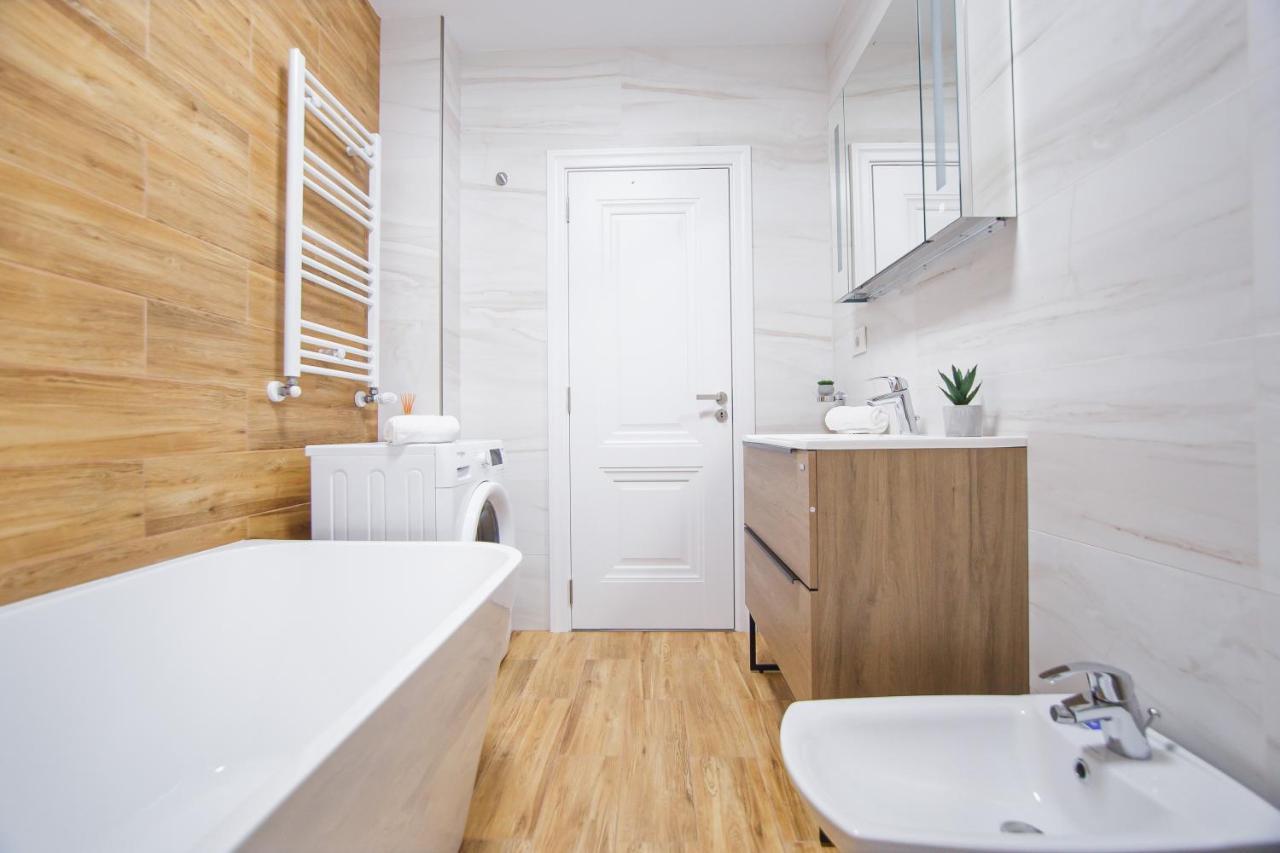 Apartamento Creamy Wood Haven Oradea Exterior foto