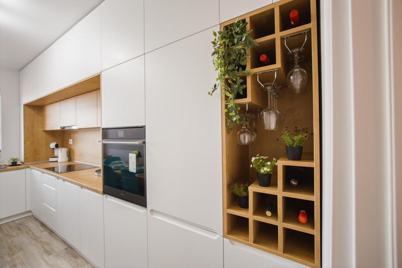 Apartamento Creamy Wood Haven Oradea Exterior foto
